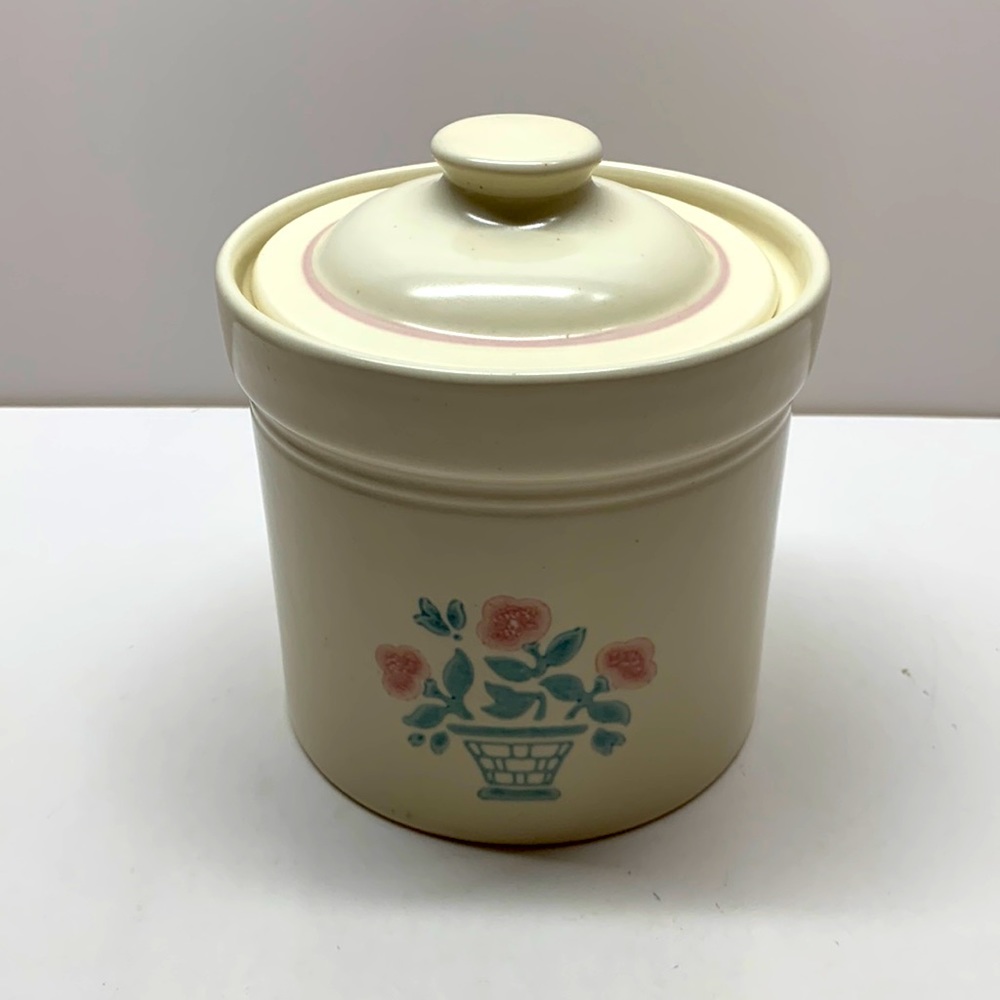 Pfaltzgraff 1 Quart Canister pink floral stoneware